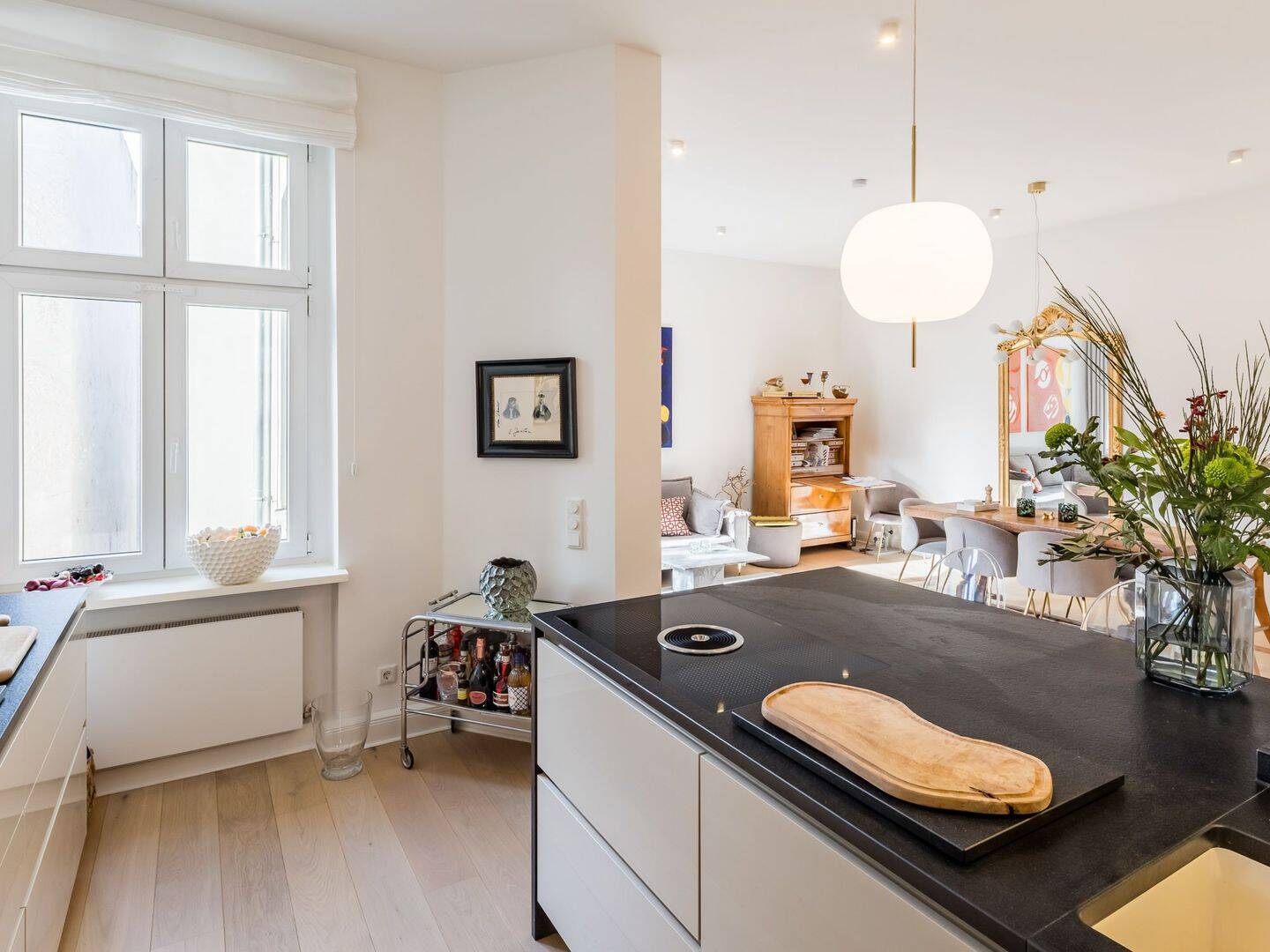Hochwertig sanierte 4-Zimmer-Wohnung mit Balkon nahe KaDeWe – Berlin – Vorschaubild 2