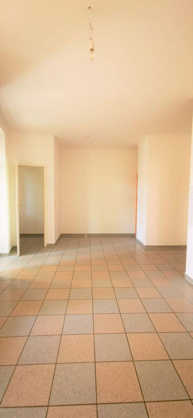 Schöne Wohnung mit hohen Decken, Wohnküche und Wintergarten. – Leipzig – Vorschaubild 7