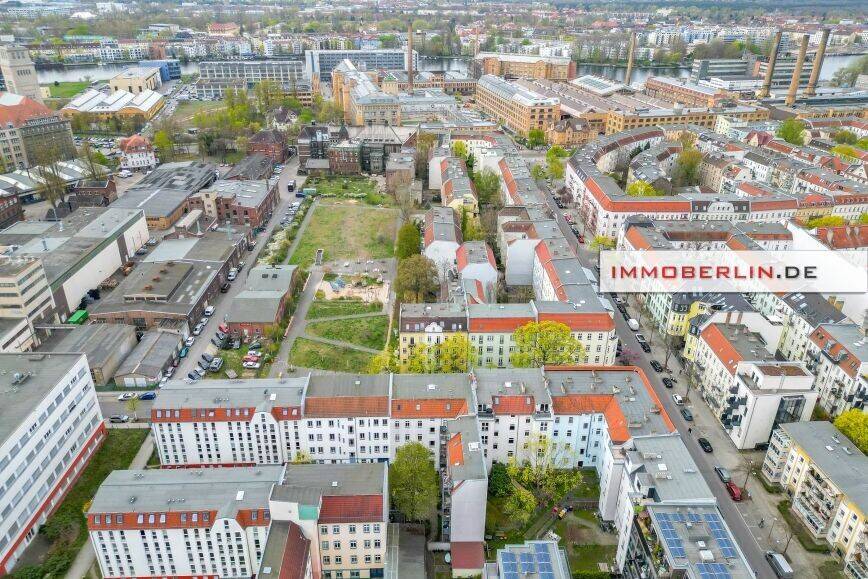 IMMOBERLIN.DE - Klassisches Mehrfamilienhaus & Remise in Toplage zwischen Park & Spree