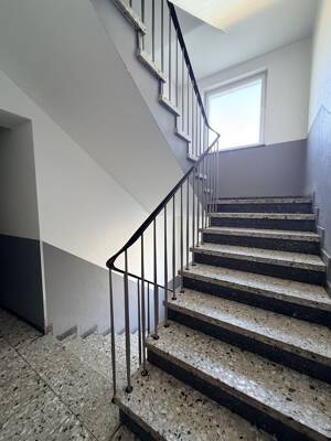 Moderne 2-Zimmer-Wohnung mit Balkon in begehrter Lage - jetzt entdecken! – 50733 Köln – Vorschaubild 3