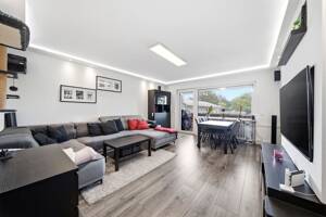 Bezugsfertig & modernisiert: Attraktive 3-Zimmer-Wohnung mit Balkon und Garage