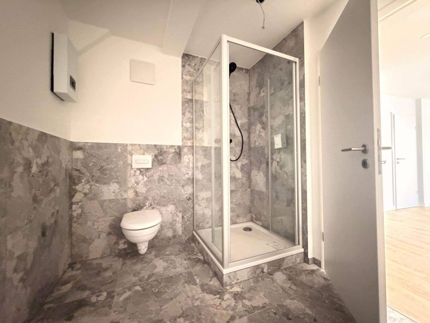 Erstbezug nach DG-Ausbau +++ Moderne 3-Zimmer-Wohnung mit Einbauküche & Aufzug – Nürnberg – Vorschaubild 9