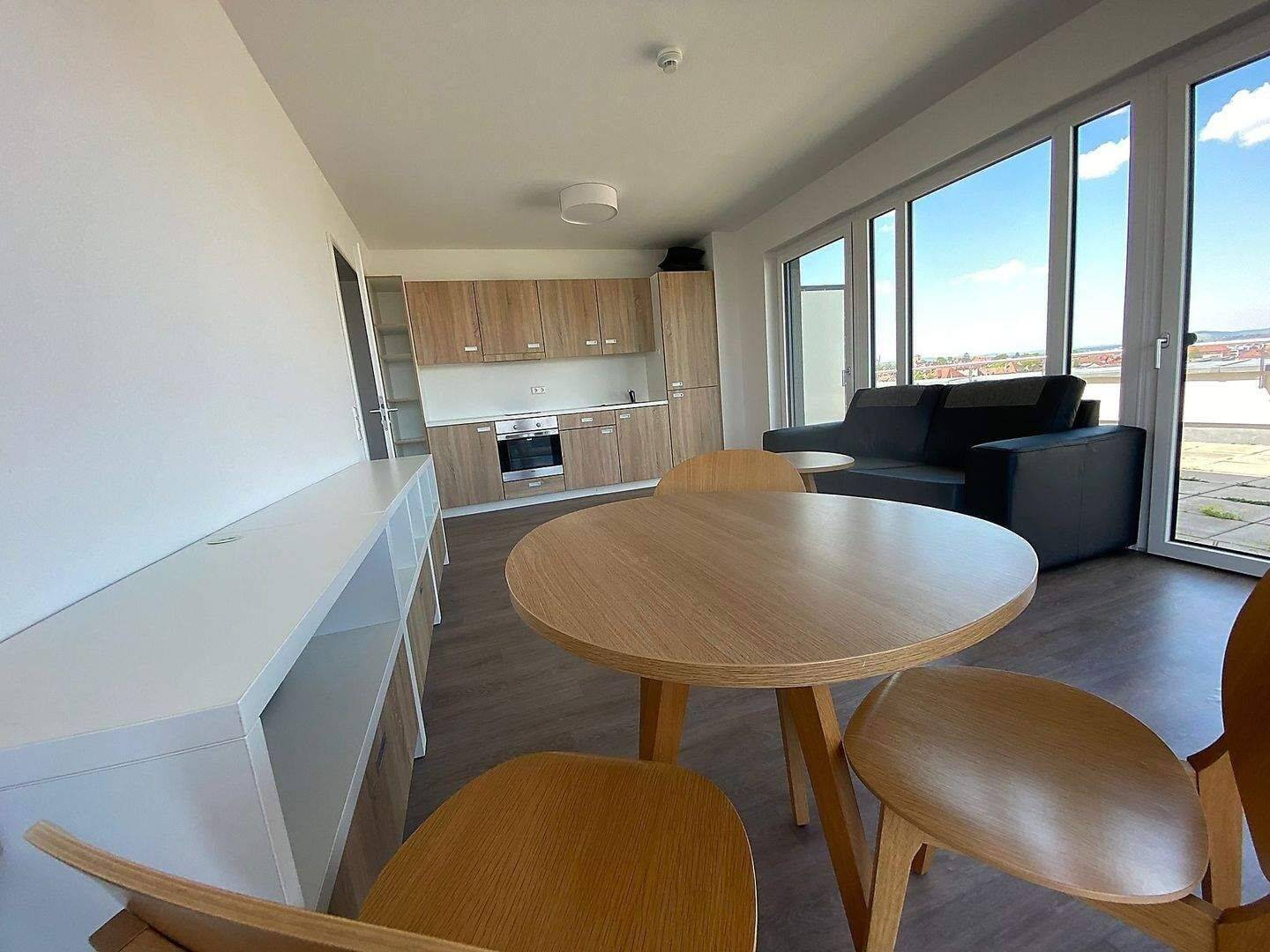 Möbliertes Penthouse-Apartment (2er-WG) im Campus Südbahnhof - NUR für Studenten, Praktikanten & Azubis