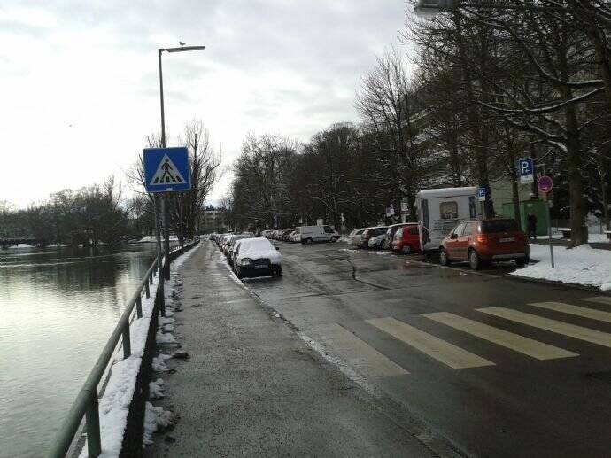 Direkt an der Isar: Toll geschnittene 2 Zimmer Wohnung – München – Vorschaubild 3