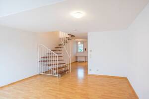 +++ individuelle DG-Maisonette mit separatem Zugang - S-Balkon mit Blick ins Grüne - renoviert - inkl. EBK & Kfz-Stpl... – 70439 Stuttgart – Vorschaubild 7