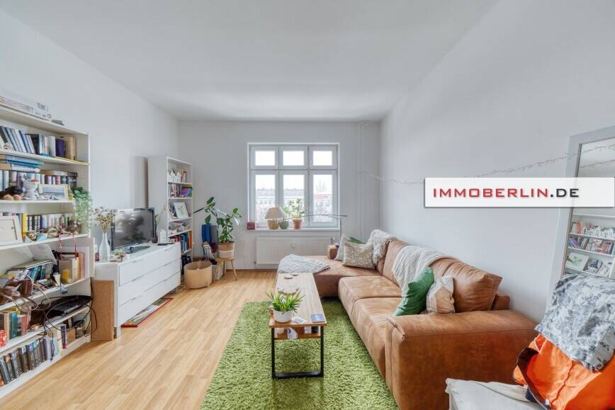 IMMOBERLIN.DE - Charmante Altbauwohnung mit ruhigem Südwestbalkon