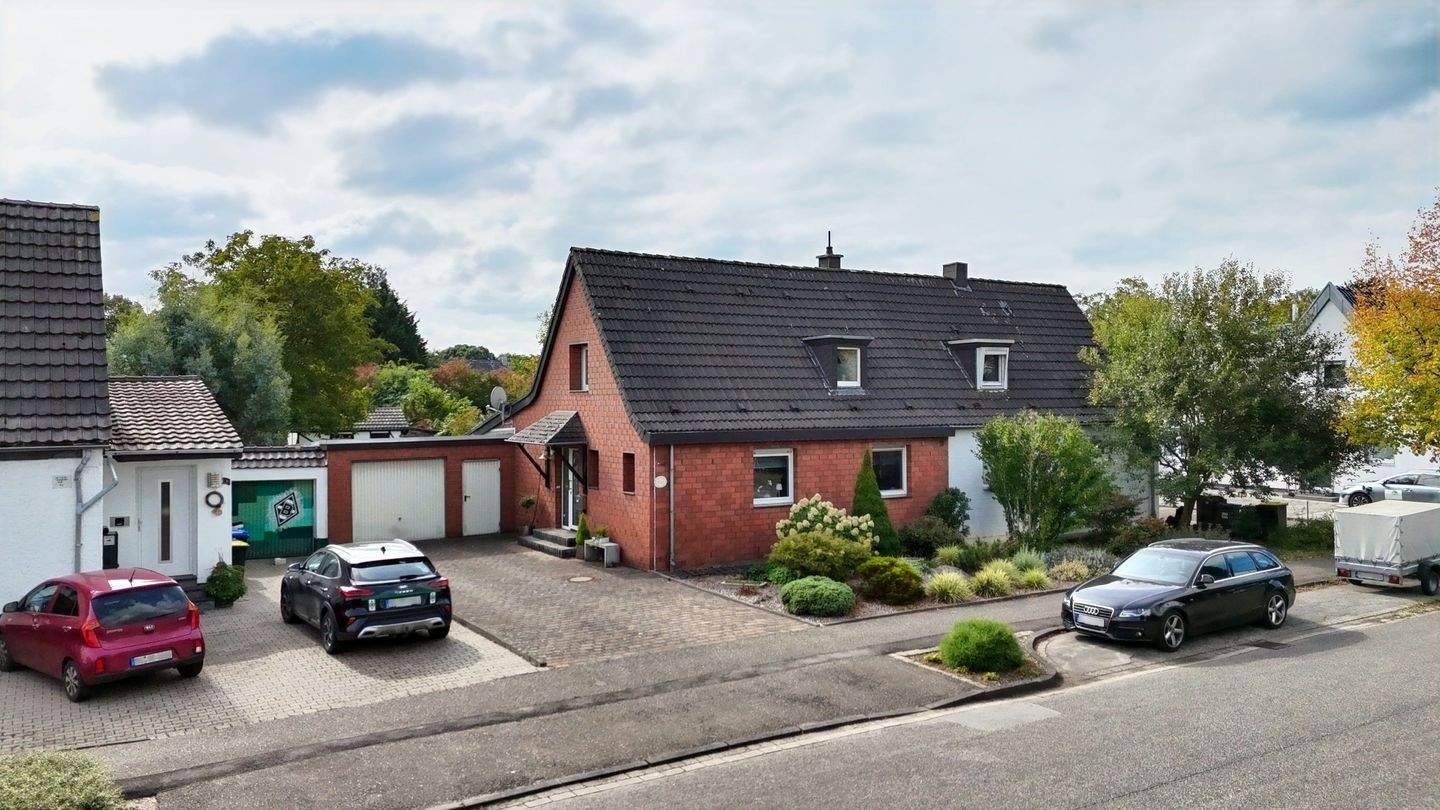 Wohnen, Leben, Genießen: Doppelhaushälfte mit Gartenparadies in Neuwerk – Mönchengladbach – Bild 1 von 9