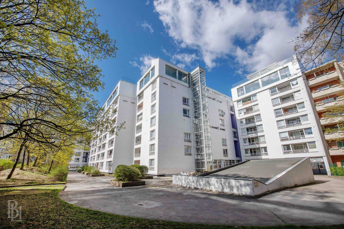 City-Chic in Schöneberg: Exklusive 3-Zimmer-Wohnung mit Balkon – Berlin – Vorschaubild 2
