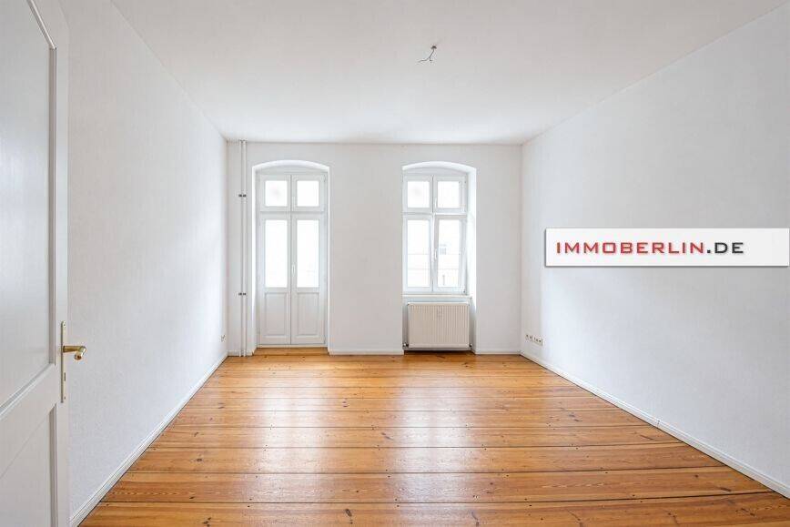 IMMOBERLIN.DE - Wunderbare Altbauwohnung mit Südwestbalkon in zentraler Lage – Berlin – Vorschaubild 2