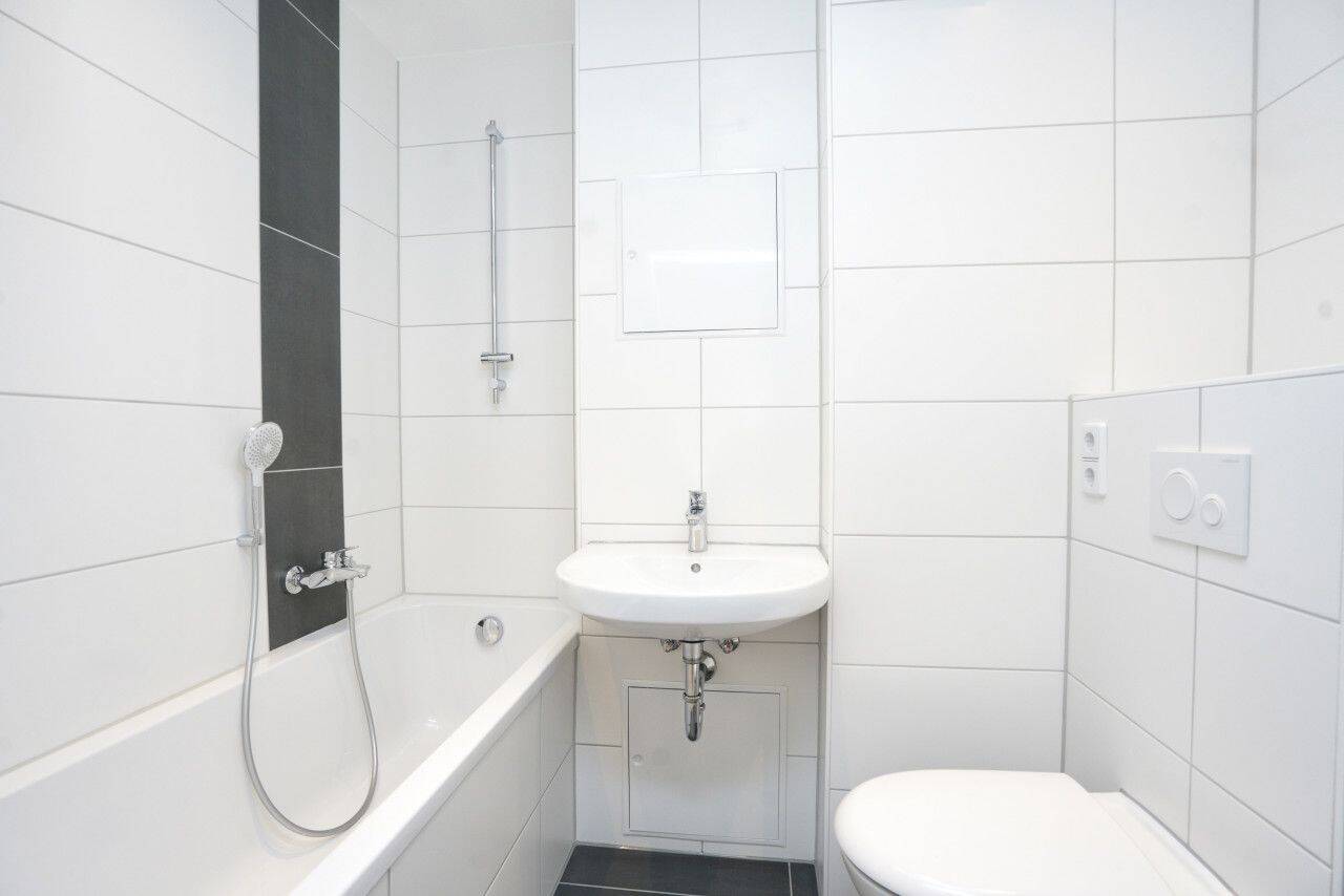 Modern / Badewanne / Aufzug – Chemnitz – Vorschaubild 2