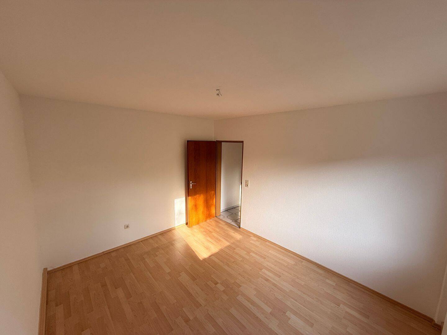 Frisch renovierte 85 m² warten aus Sie! , 3. Zimmer, Küche, Bad, Gäste WC u. Balkon Do-Wellinghofen – Dortmund – Vorschaubild 9