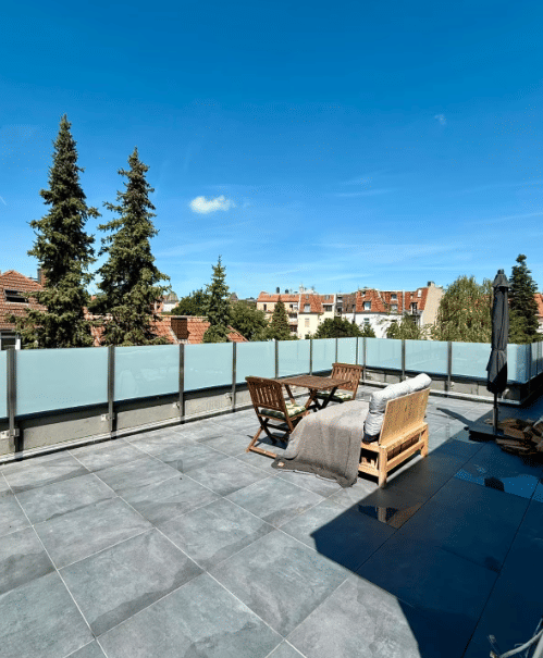 Luxus-Penthouse-Flair im Kreuzviertel: Kernsanierte 2-Zimmer-Wohnung mit gigantischer Dachterrasse