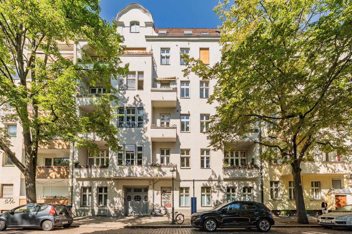 Beliebte Spreelage mit urbanem Flair! Vermietete Altbauwohnung mit hohem Wertsteigerungspotential – 10999 Berlin – Bild 1 von 9