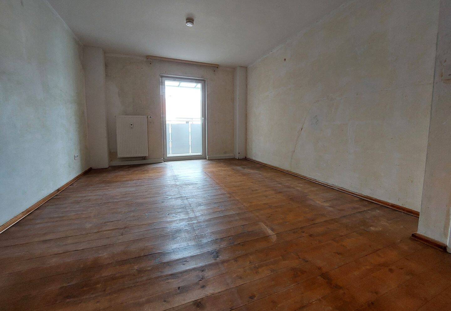 Charmante 2-Zimmer-Wohnung mit Balkon und Entwicklungspotenzial – Nürnberg – Vorschaubild 4
