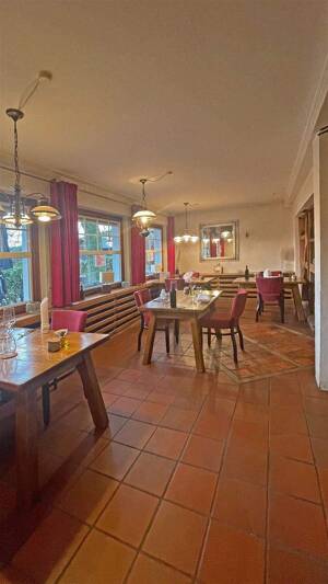 Immobilien-Richter: Gut laufendes Restaurant/Biergarten mit 5 zusätzliche Wohnungen. – 51381 Leverkusen – Vorschaubild 5