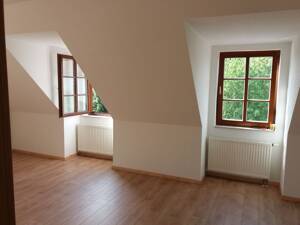 Große 3-Zimmer-Maisonette-Dachgeschosswohnung in Ärztehaus mit großem Balkon, Keller, Aufzug und Stellplatz – 4178 Leipzig – Vorschaubild 3