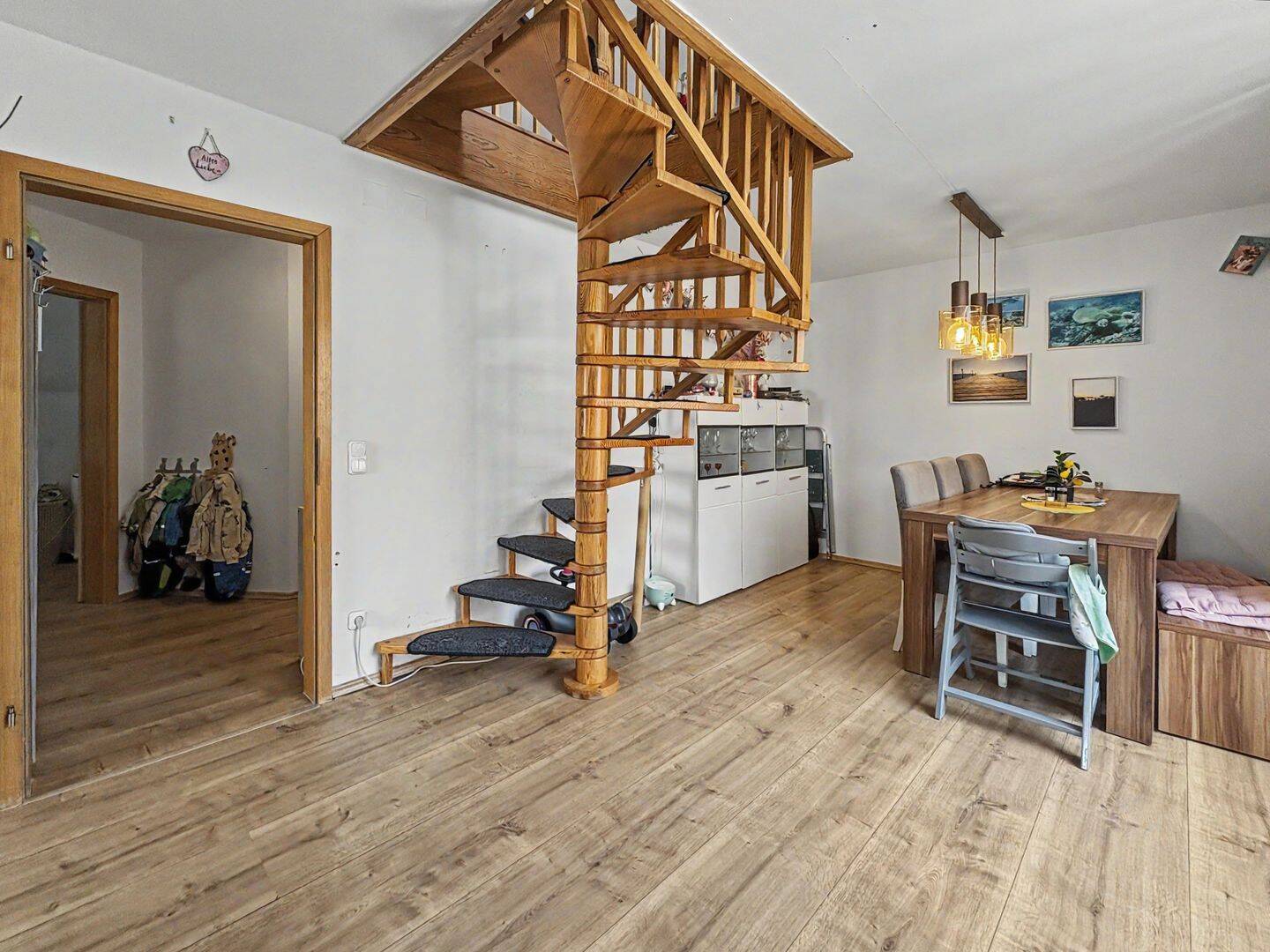 Bezugsfreie 3,5-Zimmer-Wohnung mit Tiefgaragenstellplatz in Lechhausen – Augsburg – Vorschaubild 3