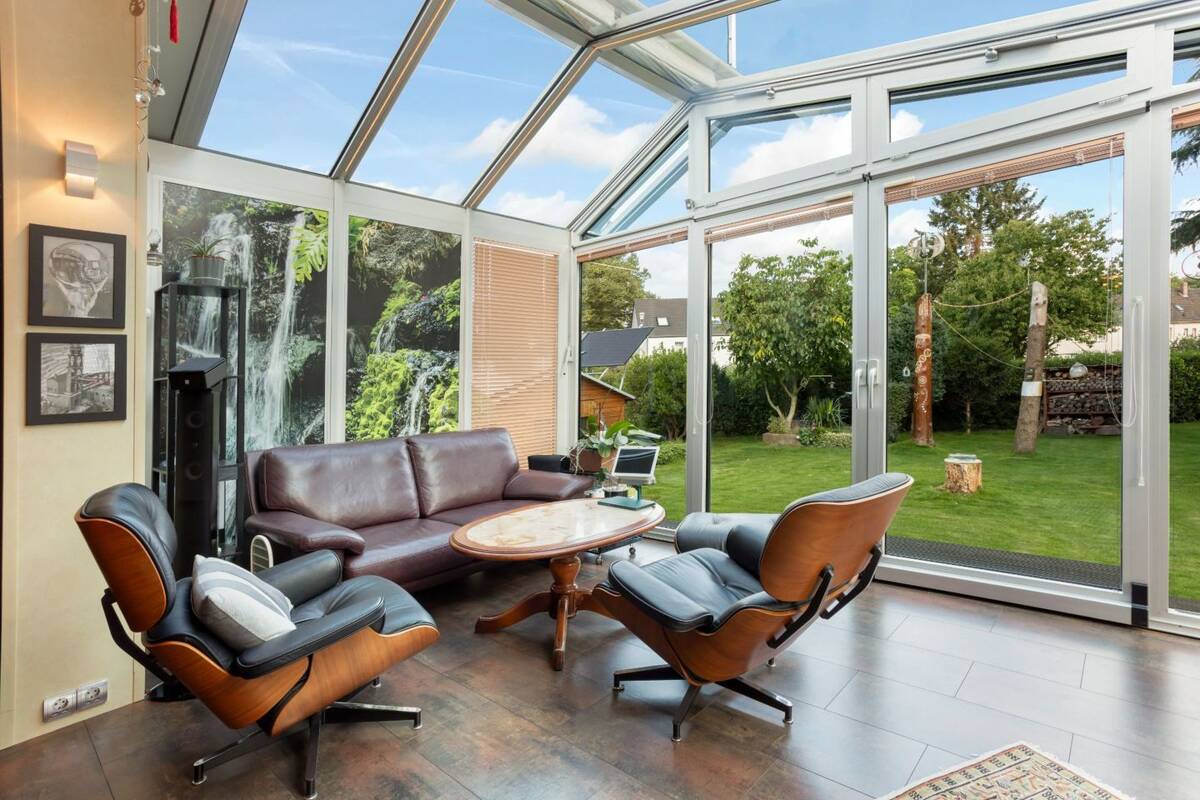 Einzigartiges Einfamilienhaus - smart home und großer Garten in Krefeld-Oppum mit Erbpachtgrundstück – 47809 Krefeld – Bild 1 von 9