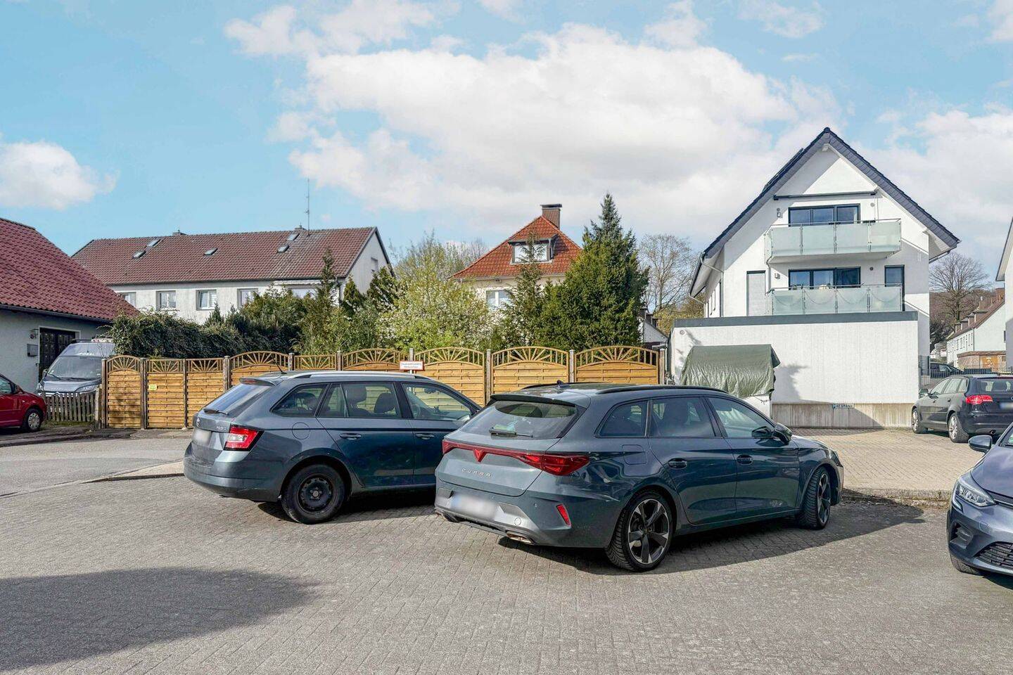 Modernes Wohnen in attraktiver Lage: 3-Zimmerwohnung mit Terrasse und 2 Stellplätzen in BI-Quelle – Bielefeld – Vorschaubild 7