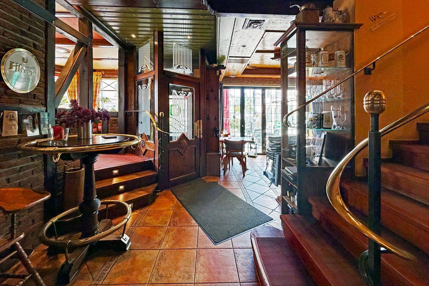Etabliertes Restaurant in Top-Innenstadtlage mit Betreiberwohnung – Oberstedem – Vorschaubild 2