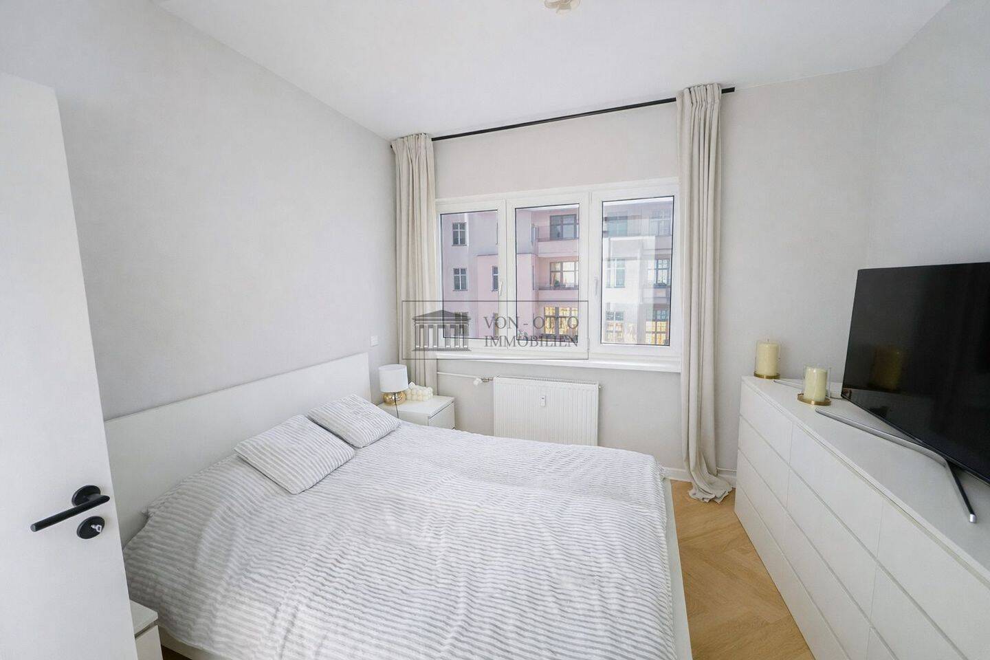 Bezugsfreier Pärchentraum mit sonnigem Balkon – Berlin – Vorschaubild 4
