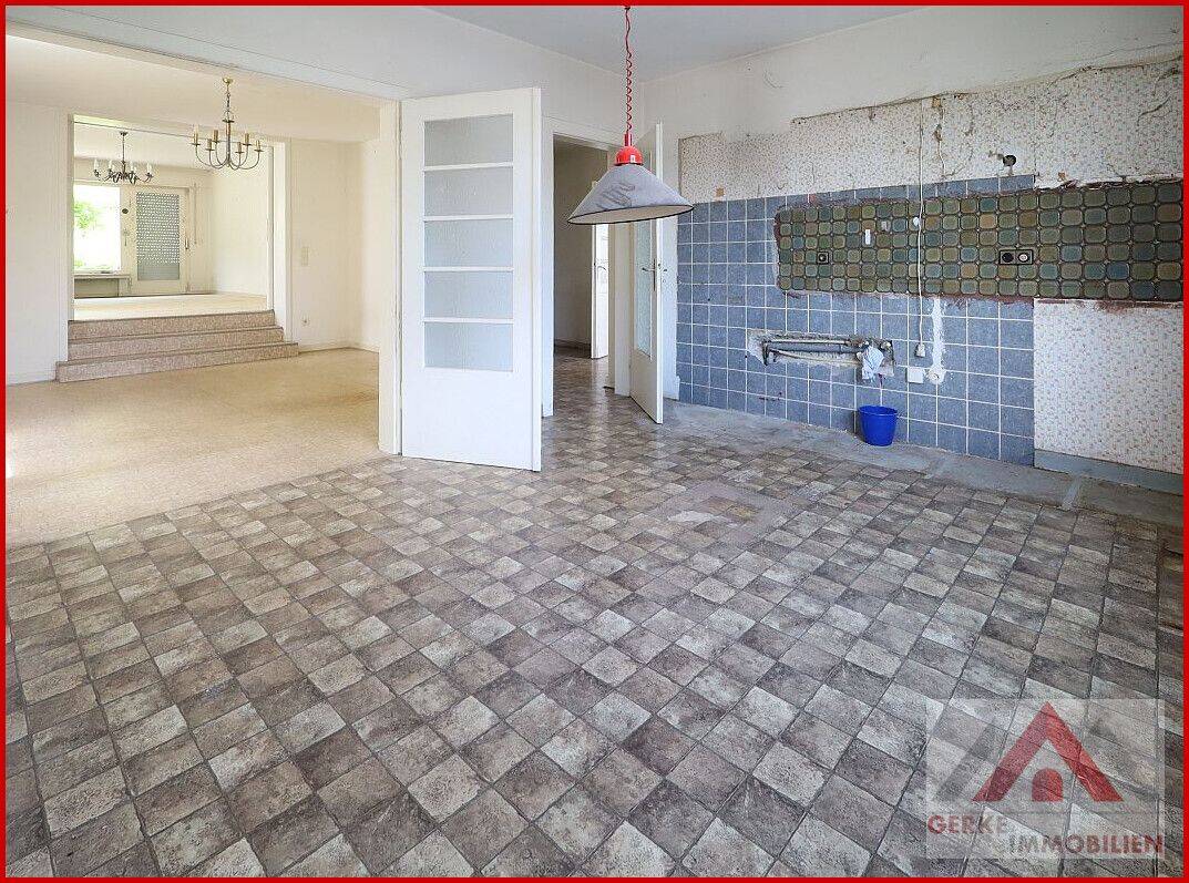 Viel Haus, viel Grundstück - renovierungsbedürftiges Ein-/Zweifamilienhaus am Rand der Innenstadt – Brilon – Vorschaubild 5