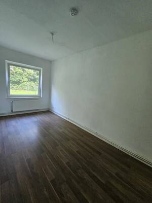 Charmante 3-Zimmer-Etagenwohnung in Hannover 60,14 m² mit Badfenster und Laminatboden – 30459 Hannover – Vorschaubild 4