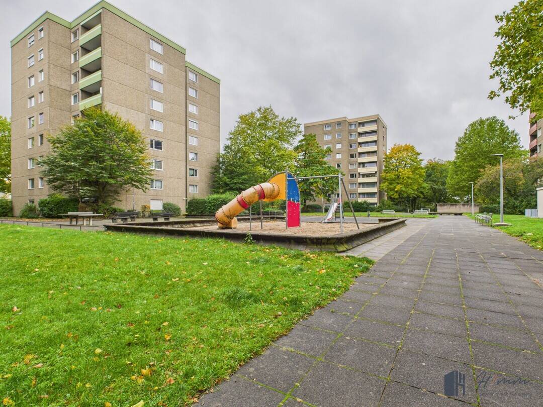 Modernes Wohnen: 4-Zimmer-Wohnung mit Balkon und Tiefgaragenstellplatz! – Koblenz – Vorschaubild 7