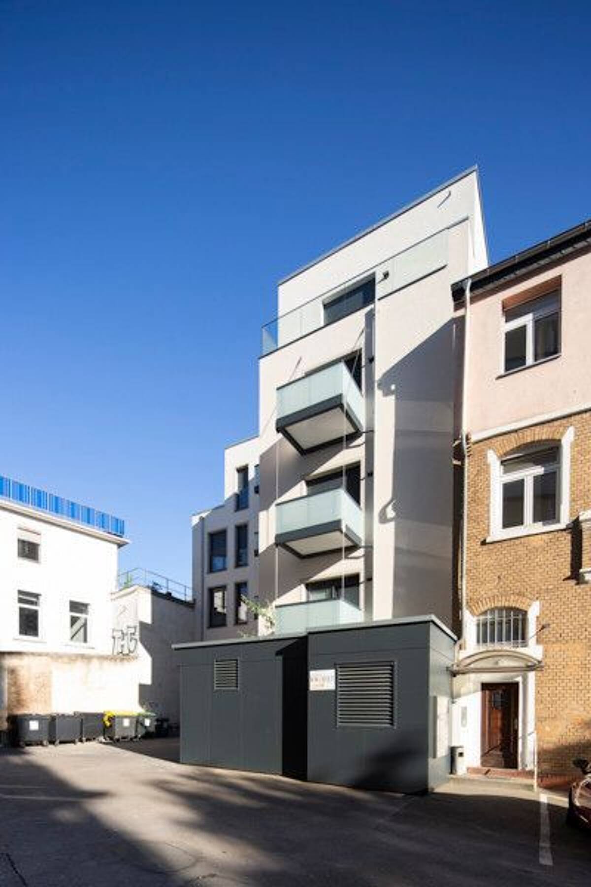 Schöne 2 Zimmerwohnung mit Balkon im Ostend – 60314 Frankfurt am Main – Bild 1 von 8