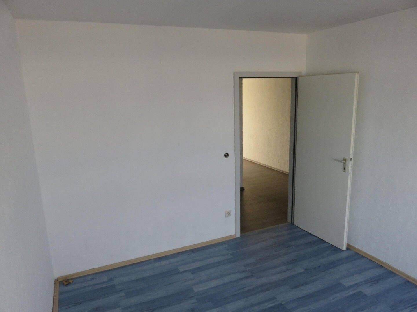 Schöne Penthouse ETW 16. Stock; Schwimmbad & Sauna – Wolfsburg – Vorschaubild 6
