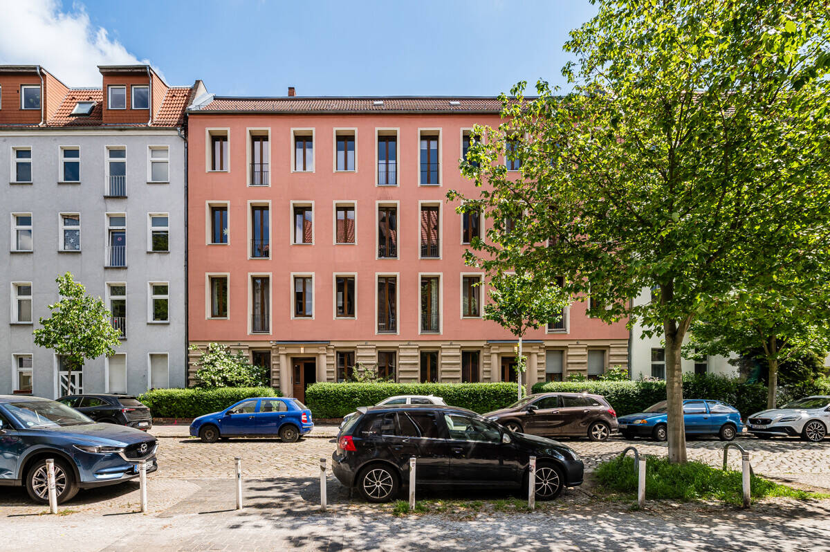 Stilvolle Altbauwohnung mit Balkon zum Innenhof - Wohnen mit Privatsphäre! EBK & ganze Etage! – Berlin – Vorschaubild 9