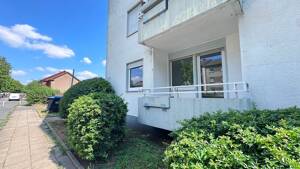 ACHTUNG SOMMERAKTION ! Ab sofort frei ! Geräumige 2,5- Raum ETW im EG mit Balkon! Provisionsfrei!