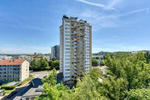 +++ 8.OG mit Fernblick & Süd/Ost-Balkon - bequemes Wohnen - ÖPNV & Geschäfte vor der Tür - sanierungsbedürftig +++ – 70437 Stuttgart – Vorschaubild 4