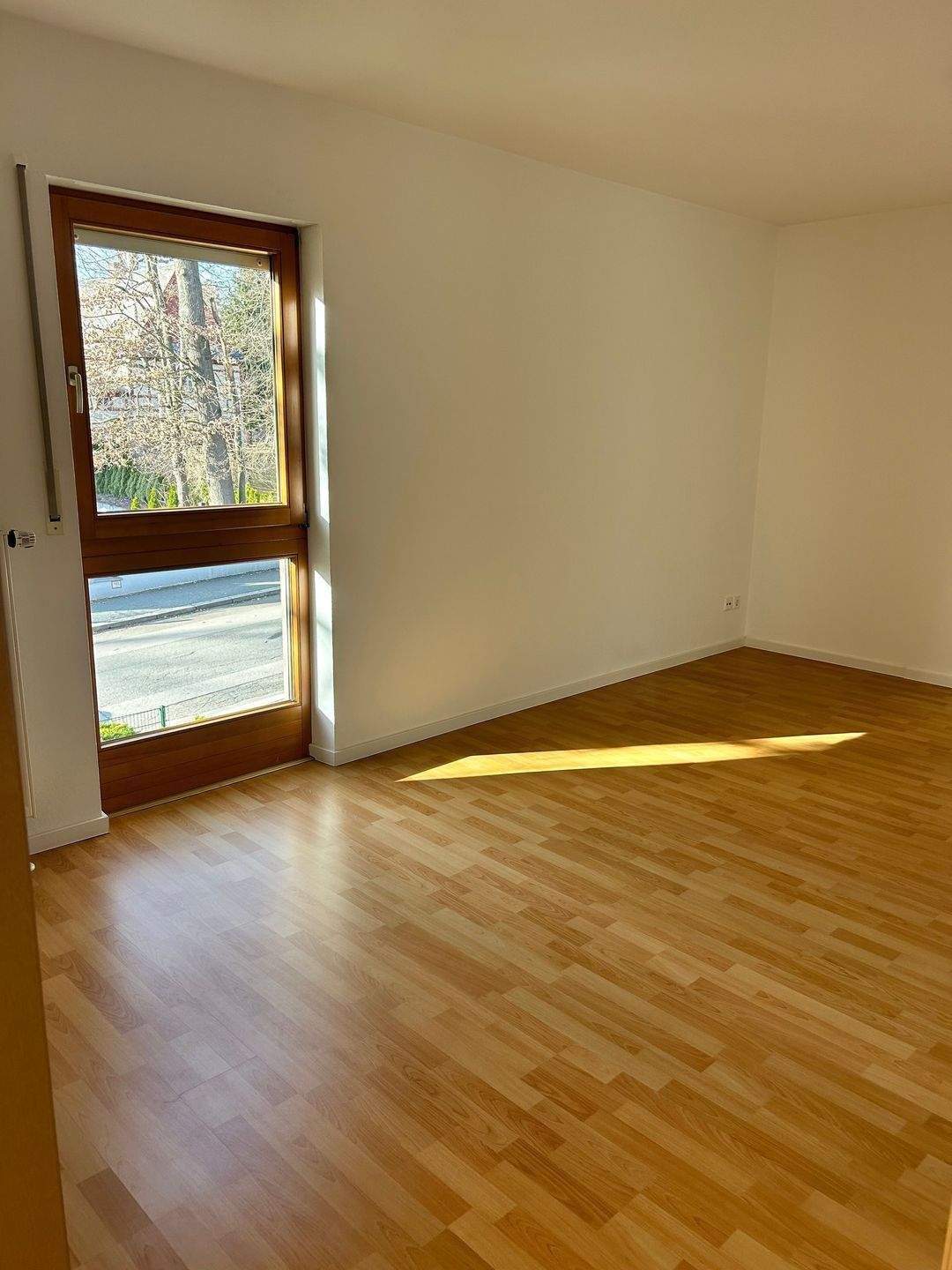 GERÄUMIGE WOHNUNG MIT BALKON UND CARPORT IM SCHÖNEN RABENSTEIN – Chemnitz – Vorschaubild 7