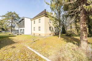 Charmante Doppelhaushälfte bzw. Mehrgenerationenhaus mit viel Potential auf traumhaften Grundstück – 80999 München – Vorschaubild 2