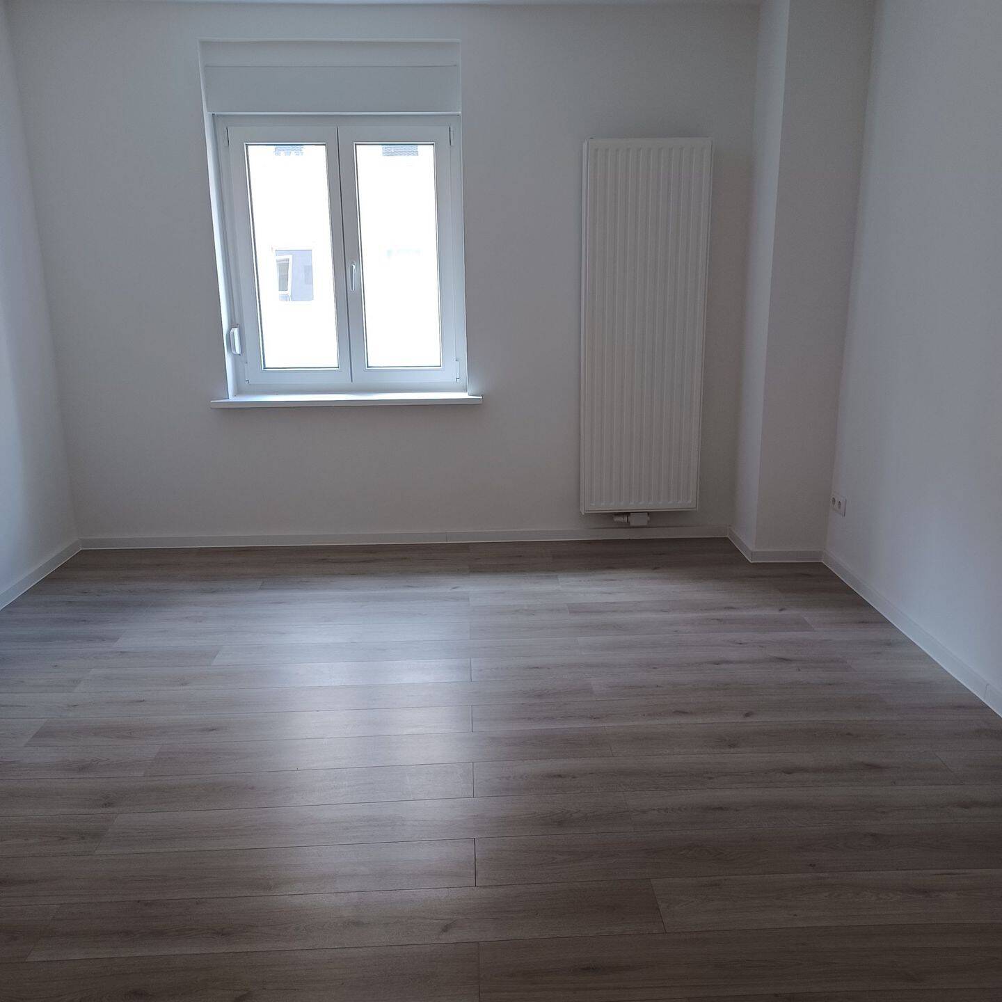 Großzügige, renovierte 3-Zimmer-Wohnung in zentraler Lage – Nürnberg – Bild 1 von 9