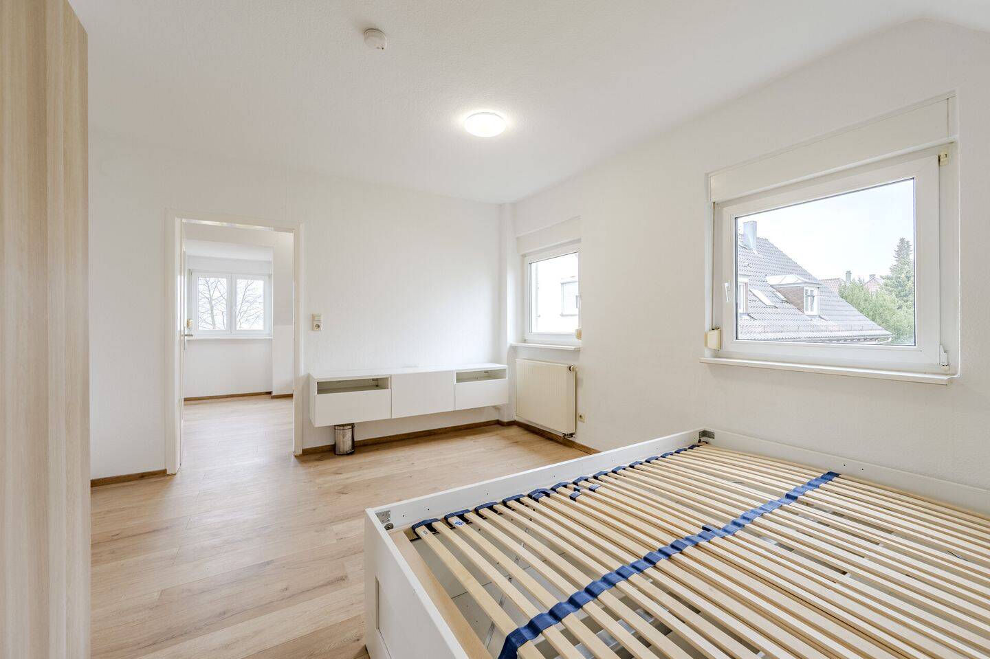 Charmante 2,5-Zimmer-Dachgeschosswohnung in ruhiger Lage von Zuffenhausen – Stuttgart – Vorschaubild 3