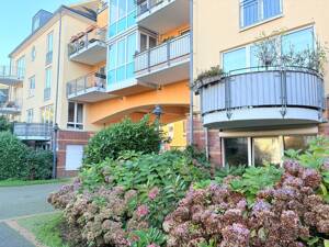 Leerstehende 2-Zimmer-Wohnung mit Sonnenbalkon und TG-Stellplatz in Rheinlage auf Erbbaugrundstück – 40597 Düsseldorf – Vorschaubild 2