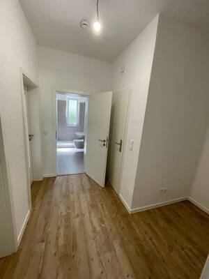 *modernisierte Balkonwohnung mit Tageslichtbad*schöne Altbau* – 45145 Essen – Vorschaubild 9