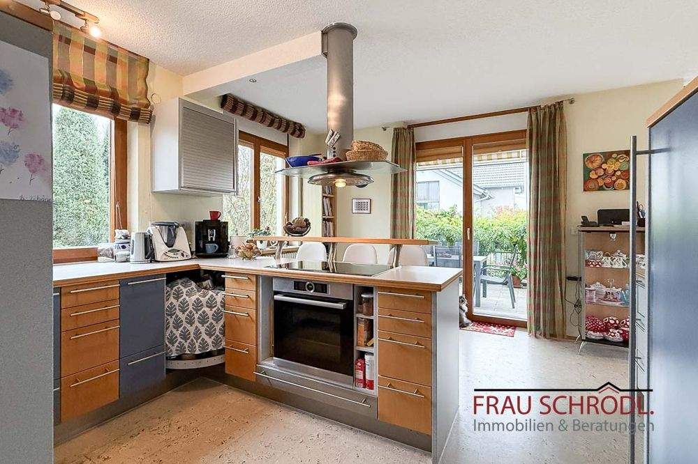 Exklusives Architektenhaus mit drei Wohneinheiten und Wellnessbereich in Tengen – Tengen – Vorschaubild 8