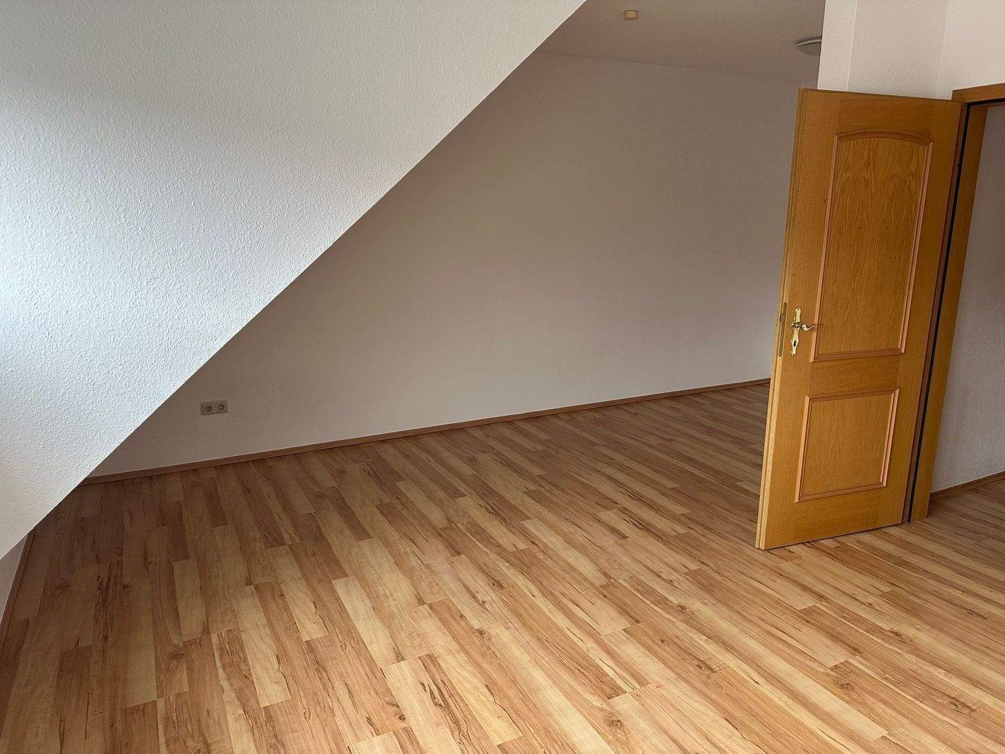 1-Raum-Whg. am Stadtrand von Jena im Dachgeschoß in Jena-Cospeda – Jena – Vorschaubild 5