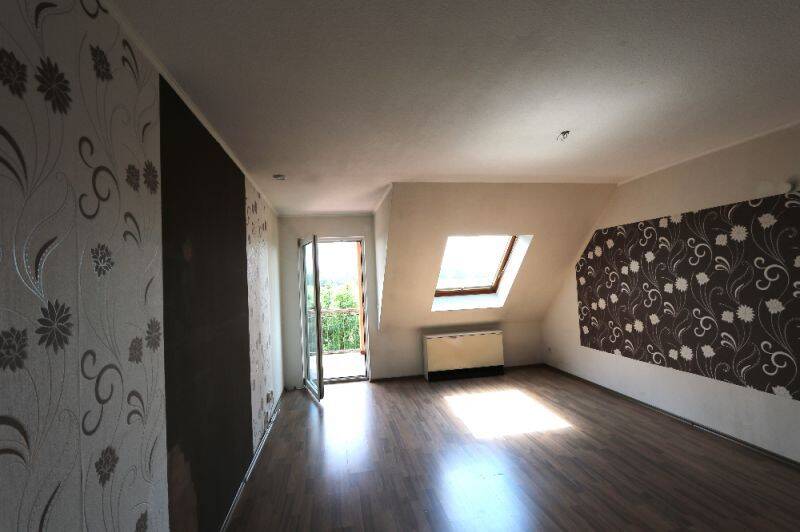 Helle Dachgeschosswohnung mit Gästetoilette und Balkon! – Großenhain – Vorschaubild 8