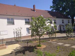 Jede Menge Potential: Mehrfamilienhaus mit Grundstück und Gewerbeanteil – 13129 Berlin – Vorschaubild 1