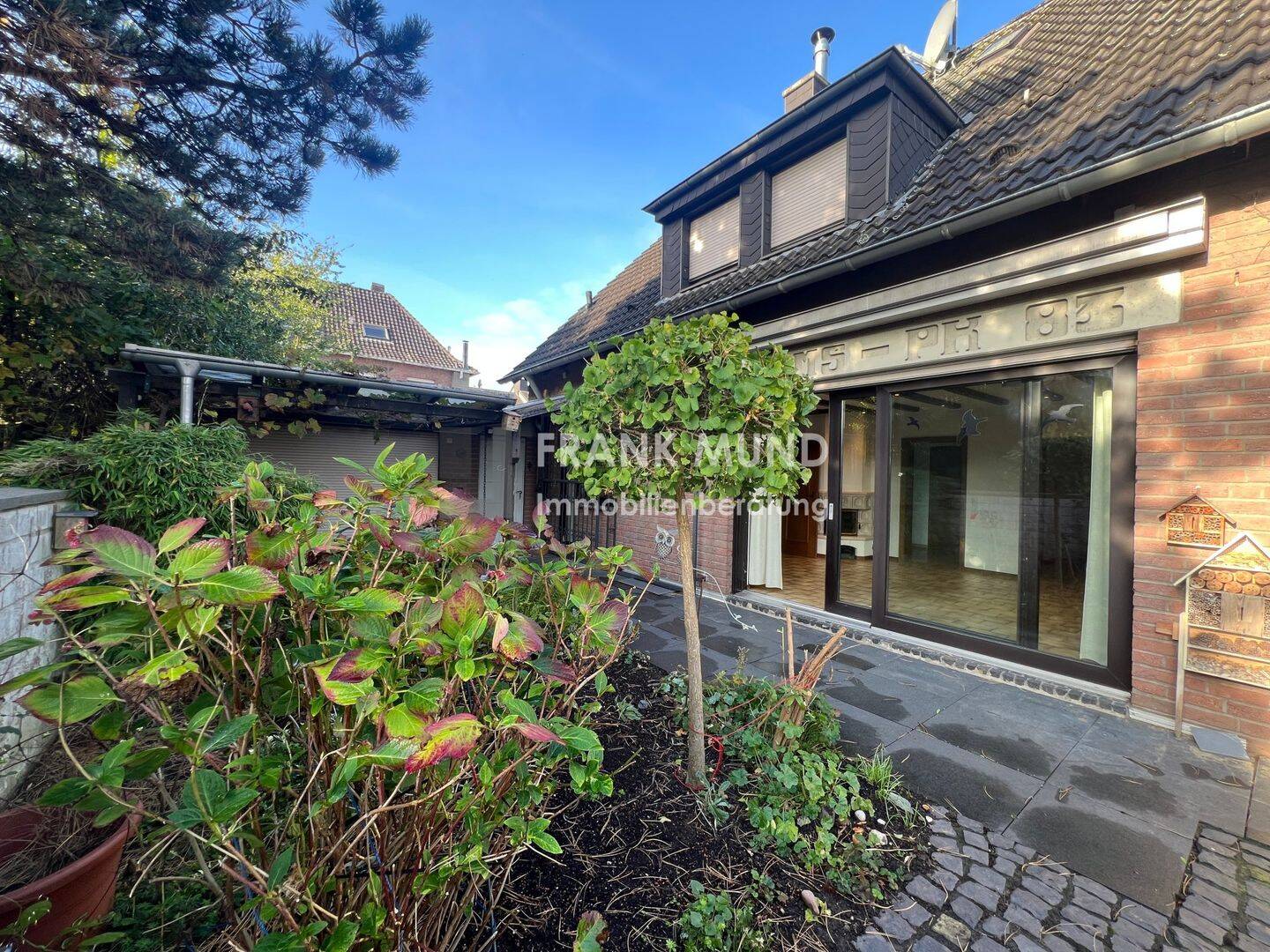 Freistehendes Einfamilienhaus mit Garage in Ortskernlage von 41189 Mönchengladbach-Wickrath