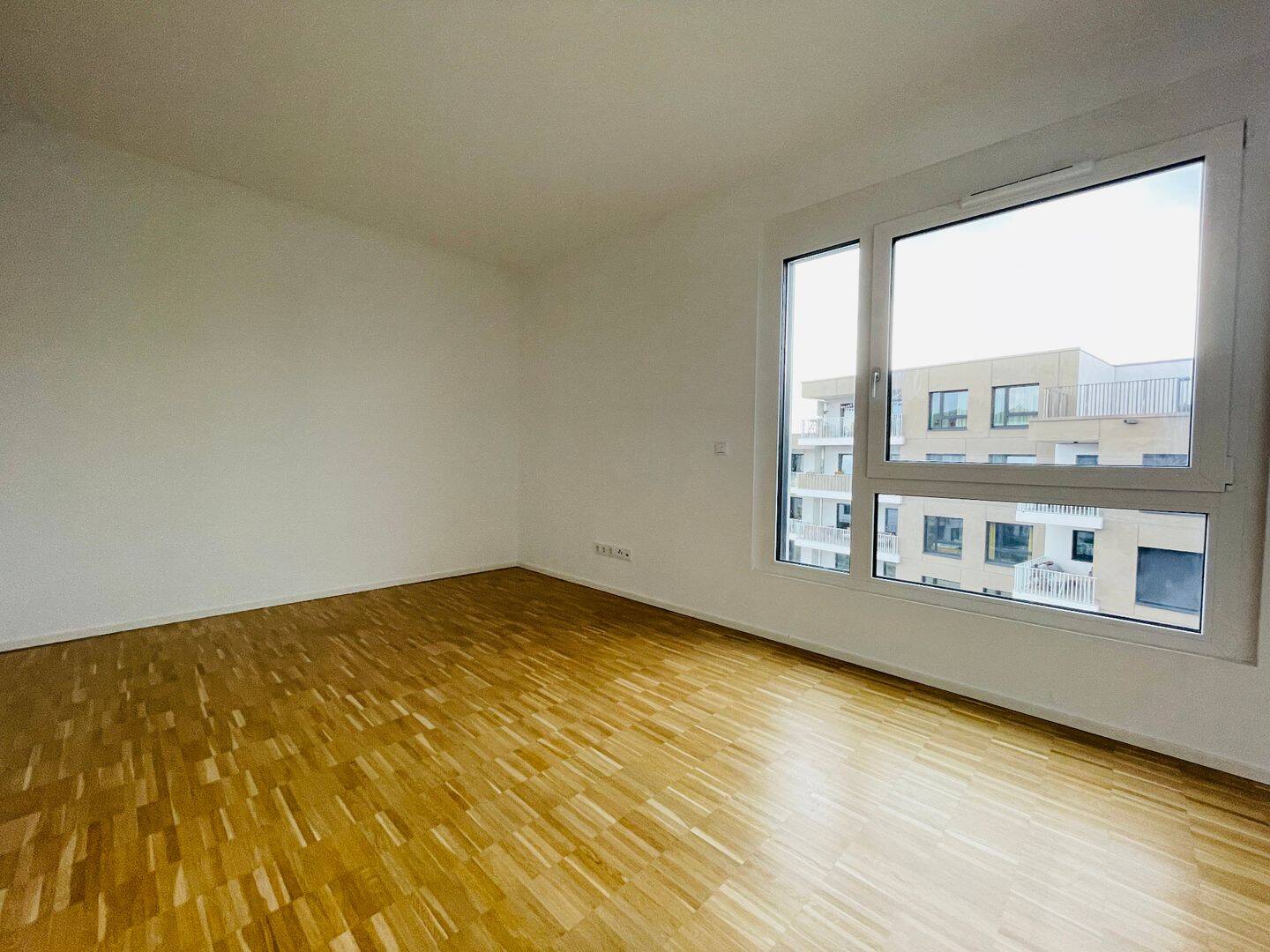 Große 4-Zimmer Wohnung mit Loggia und zwei Badezimmer – Nürnberg – Vorschaubild 7
