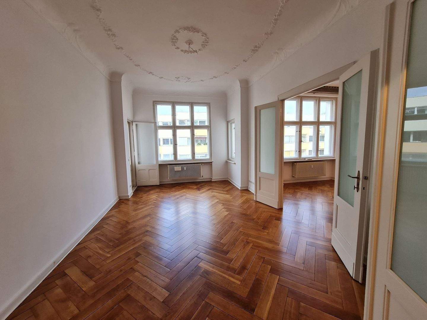 City-West*Herrschaftlicher 4-5 Zimmer-Stuckaltbau*Eigentumswohnung mit Balkon*Lift*geschliffenem Parkett*hohe Decken – Berlin – Vorschaubild 5