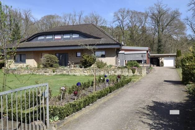 Luxuriöses 1-2 Fam-Haus Einliegerwohnung Schwimmbad Sauna – Bassum – Vorschaubild 2