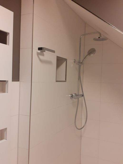 Kleines Penthouse***2 Balkone***Fahrstuhl***Einbauküche – Limbach-Oberfrohna – Vorschaubild 4