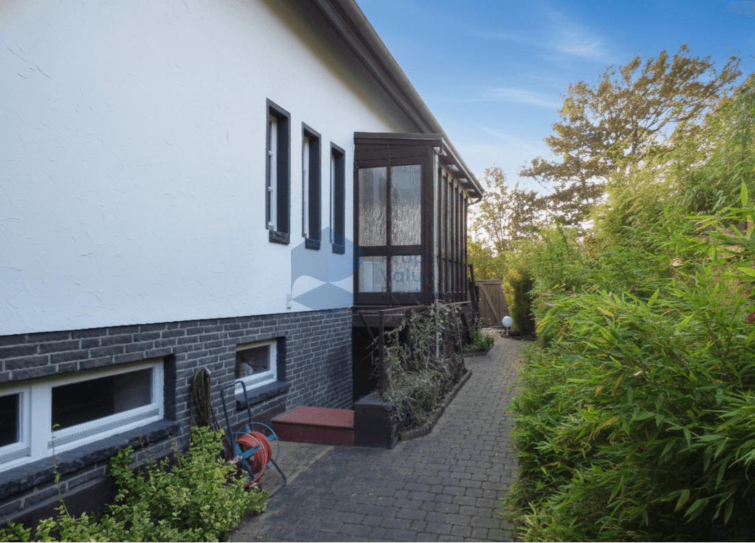 Einfamilienhaus mit Einliegerwohnung bzw. Doppeleinfamilienhaus – Hannover – Vorschaubild 2