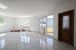 Trier-Zentrum: 3 Zimmer-Wohnung mit Balkon und Tiefgaragen-Stellplatz – 54290 Trier – Vorschaubild 2